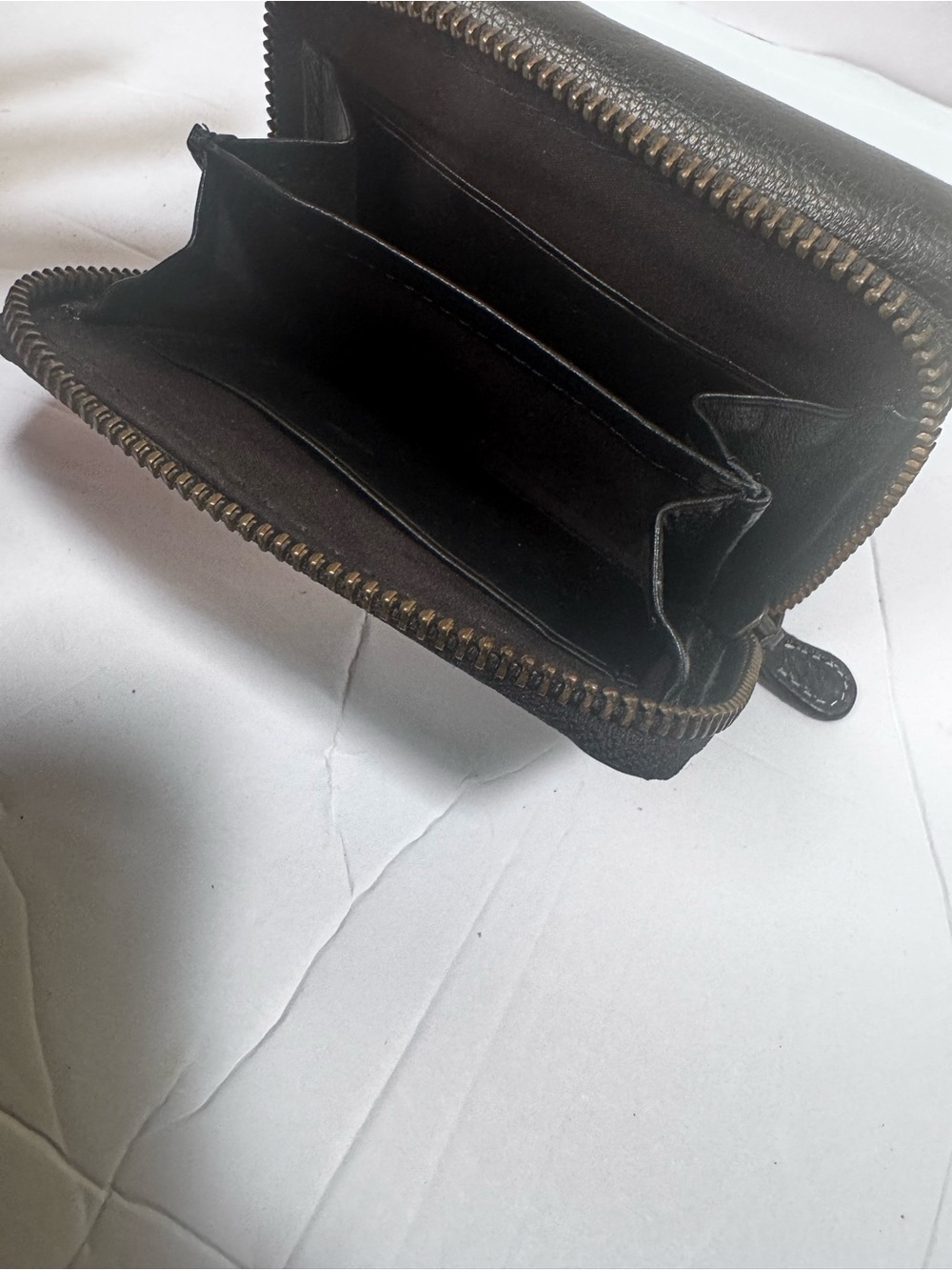 Roots Black Leather Trifold Wallet White Stitch Zip Coin Pocket Organizer Case - Picture 11 of 15